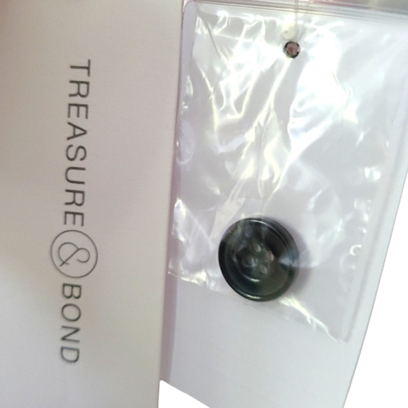 Treasure & Bond Hidden Placket Crop Henley Red Ochre, XL - Picture 5 of 6